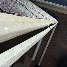 Gutter-Jetting-and-Gutter-Guard-Installation-in-Simpsonville-SC 2